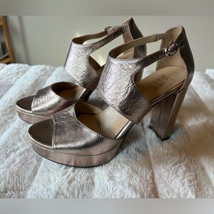 Womens Naturalizer metallic heel special occasion size 8.5